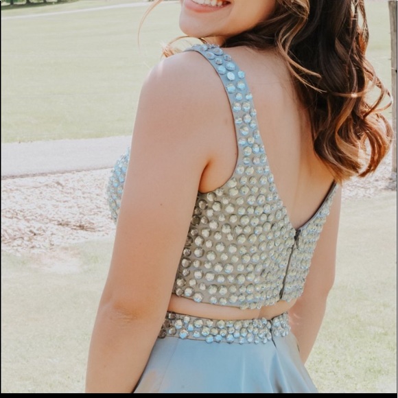 Prom Dress! - Picture 2 of 6